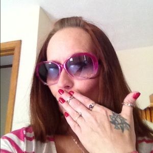Meet your Posher, Crystal